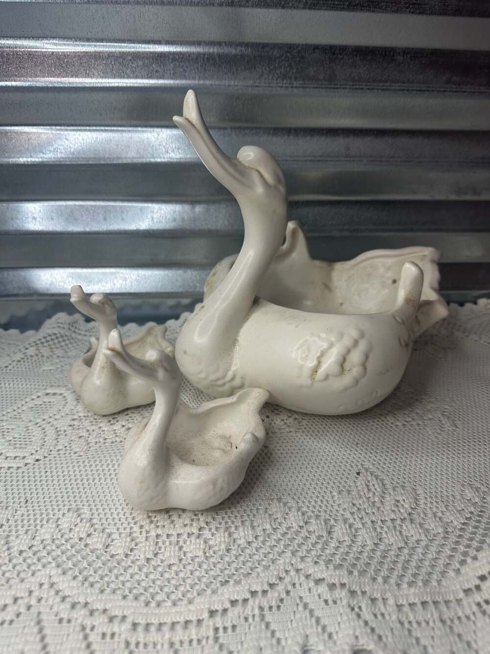 Vintage Hull Pottery White Swan Family Planters Set of 3